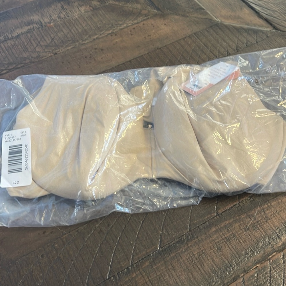 NWT Cacique Bra 42D Nude